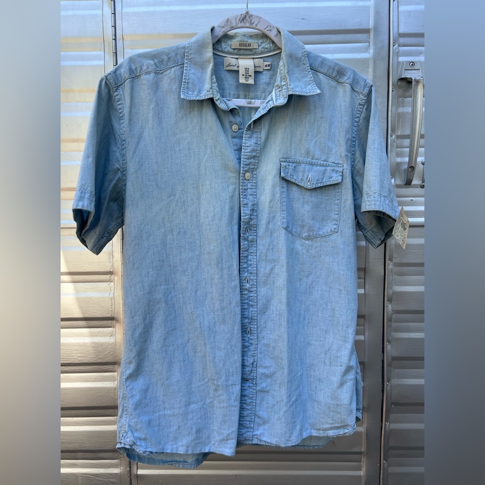Denim chambray short sleeved button up shirt